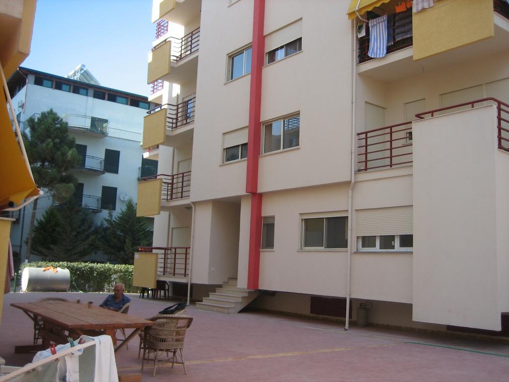Aldom Apartments Драч Екстериор снимка