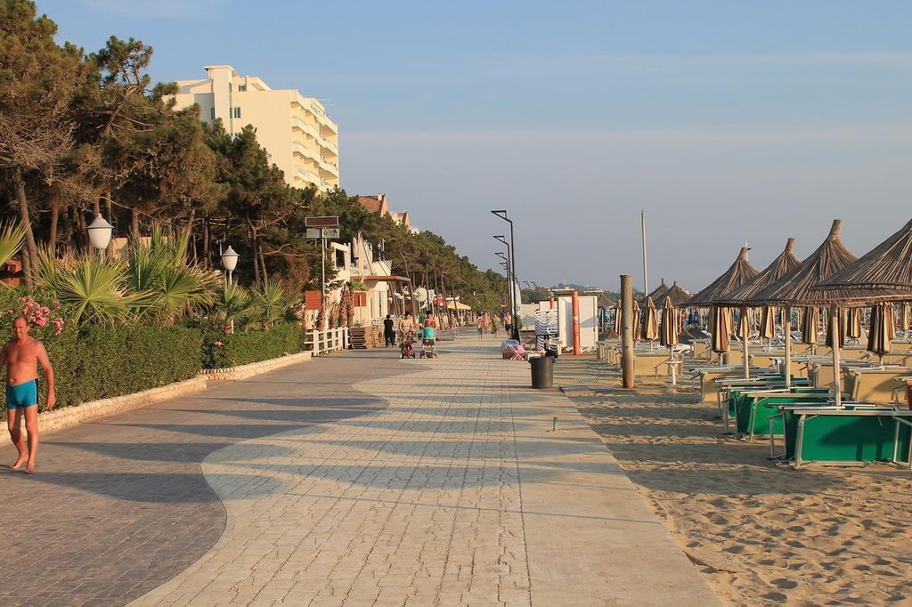 Aldom Apartments Драч Екстериор снимка